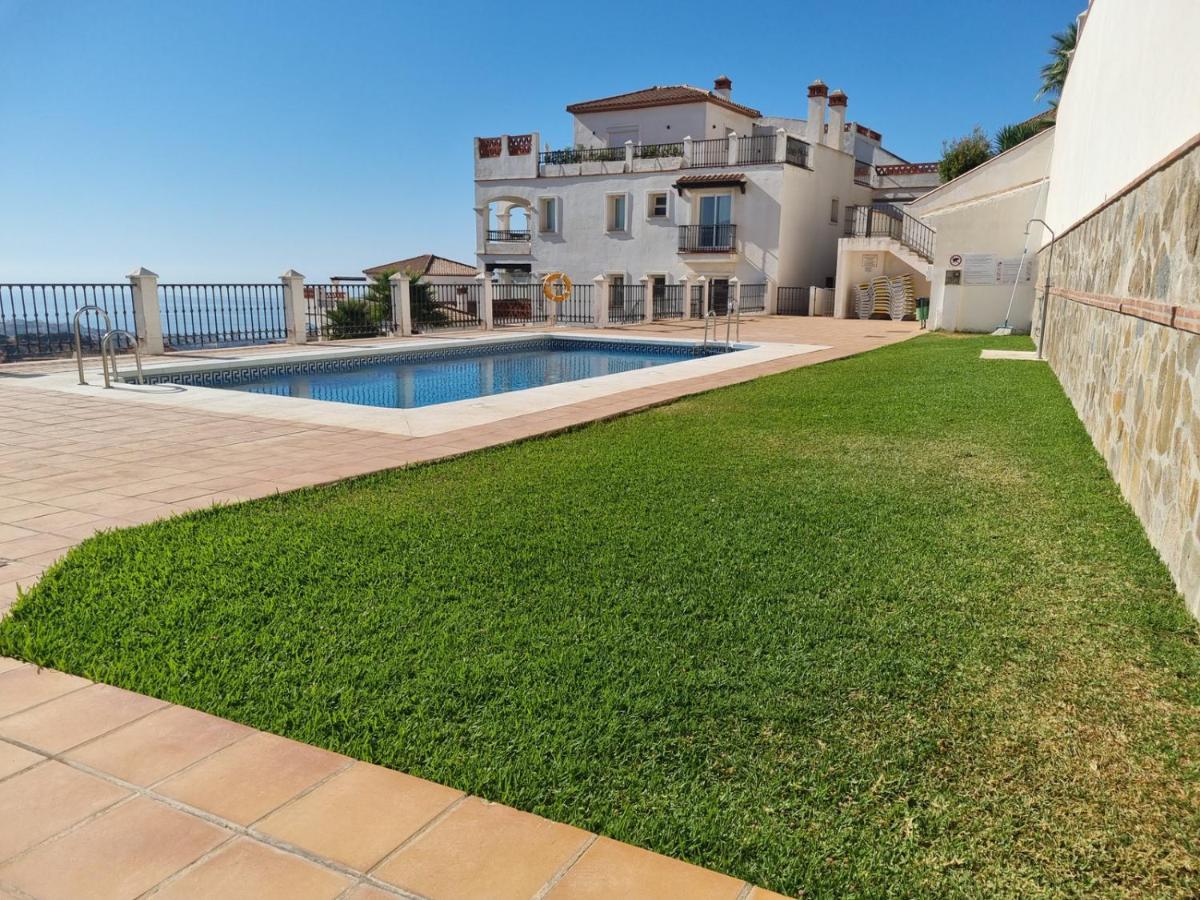 Elegant Apartment With Fantastic Views At The Top Of Calahonda Sitio de Calahonda Екстер'єр фото