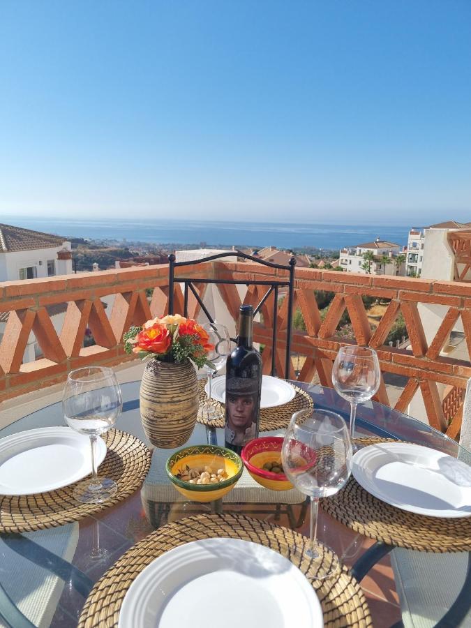 Elegant Apartment With Fantastic Views At The Top Of Calahonda Sitio de Calahonda Екстер'єр фото