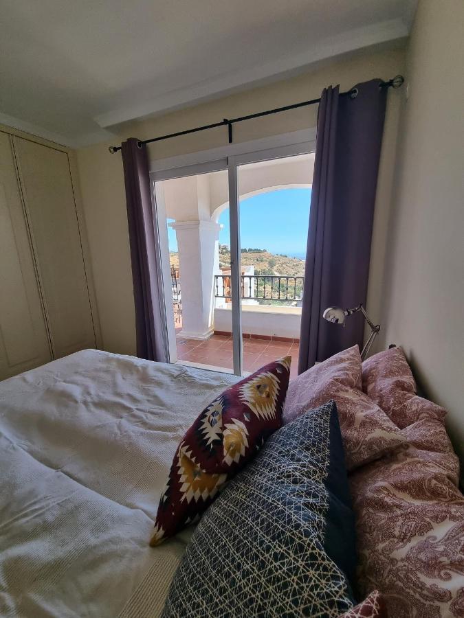 Elegant Apartment With Fantastic Views At The Top Of Calahonda Sitio de Calahonda Екстер'єр фото