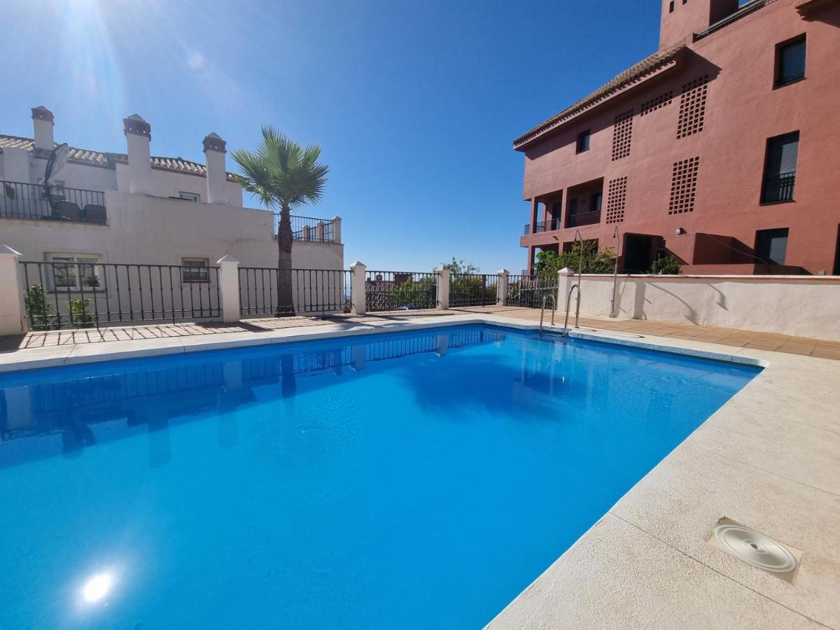 Elegant Apartment With Fantastic Views At The Top Of Calahonda Sitio de Calahonda Екстер'єр фото