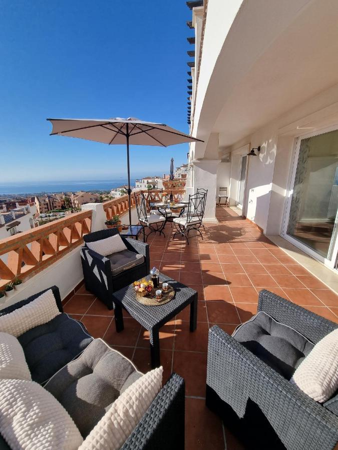 Elegant Apartment With Fantastic Views At The Top Of Calahonda Sitio de Calahonda Екстер'єр фото