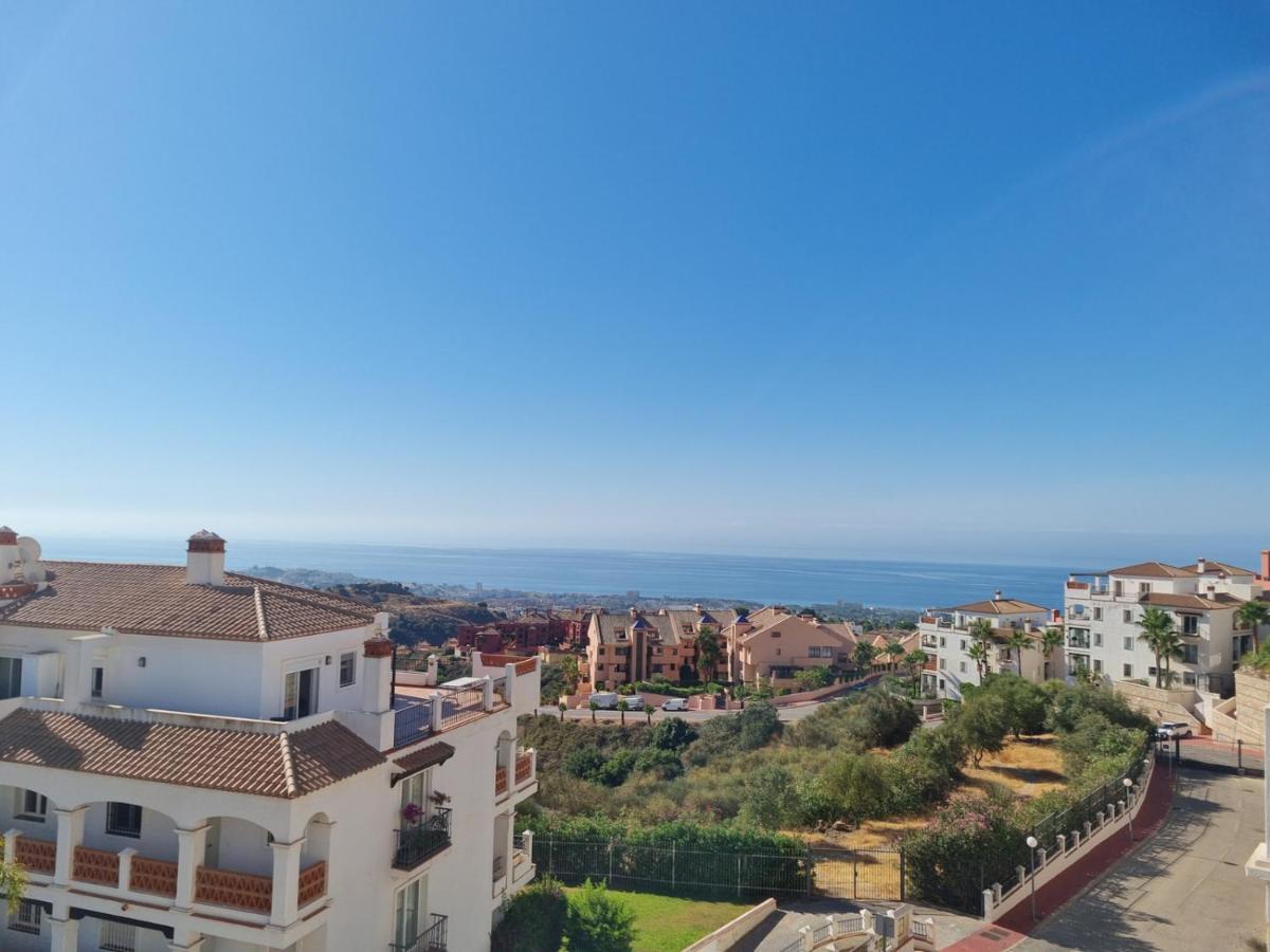 Elegant Apartment With Fantastic Views At The Top Of Calahonda Sitio de Calahonda Екстер'єр фото