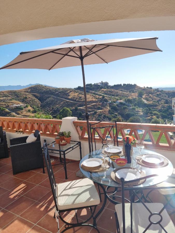 Elegant Apartment With Fantastic Views At The Top Of Calahonda Sitio de Calahonda Екстер'єр фото